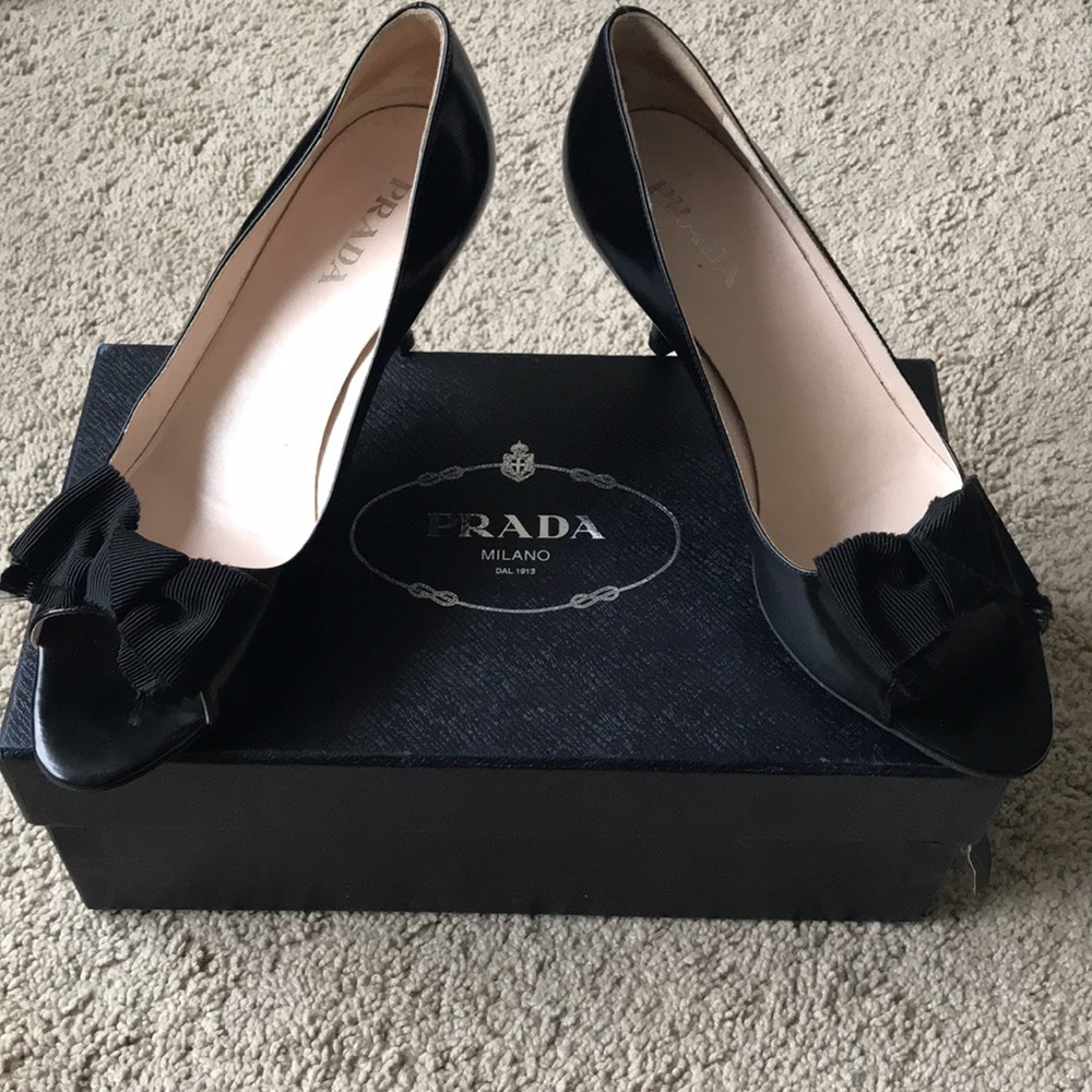 Prada Black Patent Leather Bow Peep Toe Kitten Heels 38.5 - Picture 3 of 8